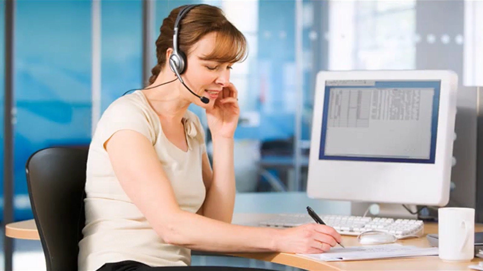 Smart Customer Service 1: Courtesies, Attitude, and Ethics for Schools